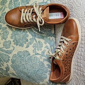Saddle brown sneakers